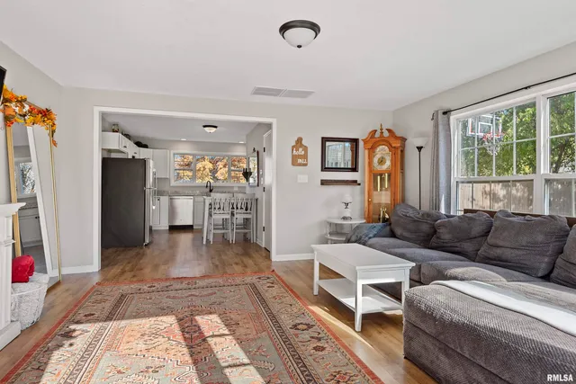 $165,000 | 525 East Mill Street, Rochester, IL 62563