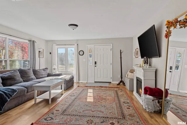 $165,000 | 525 East Mill Street, Rochester, IL 62563