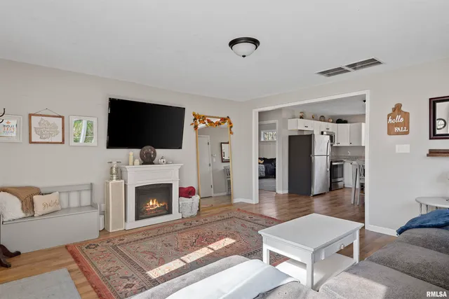 $165,000 | 525 East Mill Street, Rochester, IL 62563