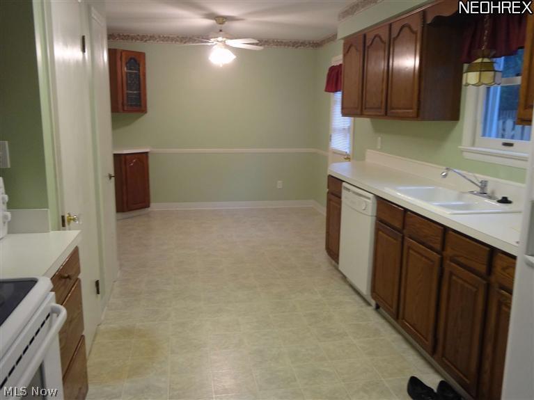 1315 Haverston Road Lyndhurst, OH 44124 - Photo 10 of 15 eat-N-Kitchen Man door by eating area opens to patio