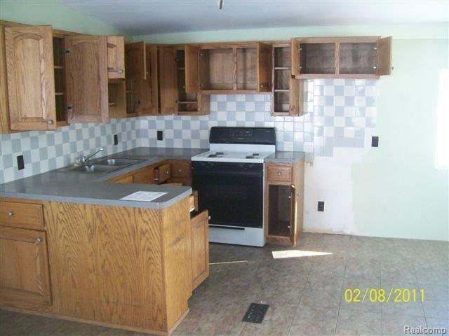 2140 Dunlap Road Smiths Creek, MI 48074 - Photo 5 of 9 dunlap 2140 044