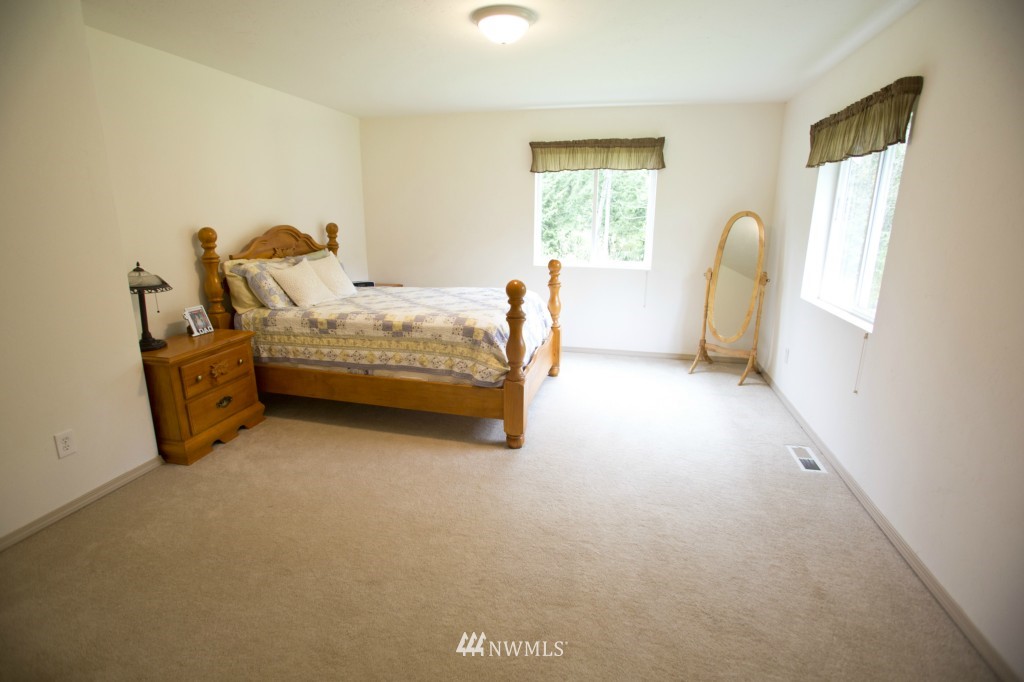 2548 East Smith Road Bellingham, WA 98226 - Photo 14 of 24