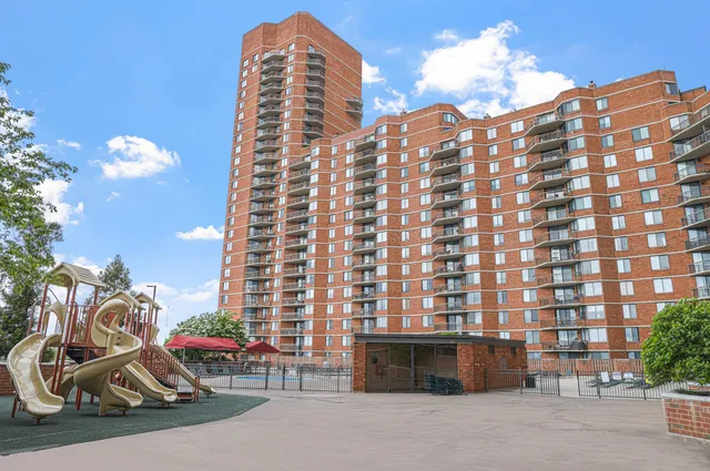 $370,000 | 426 Harmon Cove Tower, Unit 426, Secaucus, NJ 07094