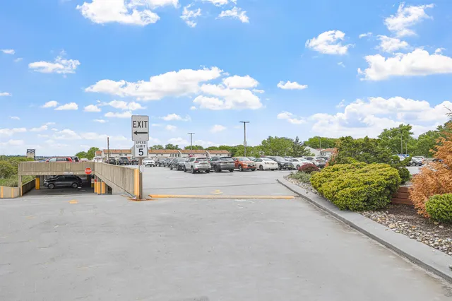 $370,000 | 426 Harmon Cove Tower, Unit 426, Secaucus, NJ 07094