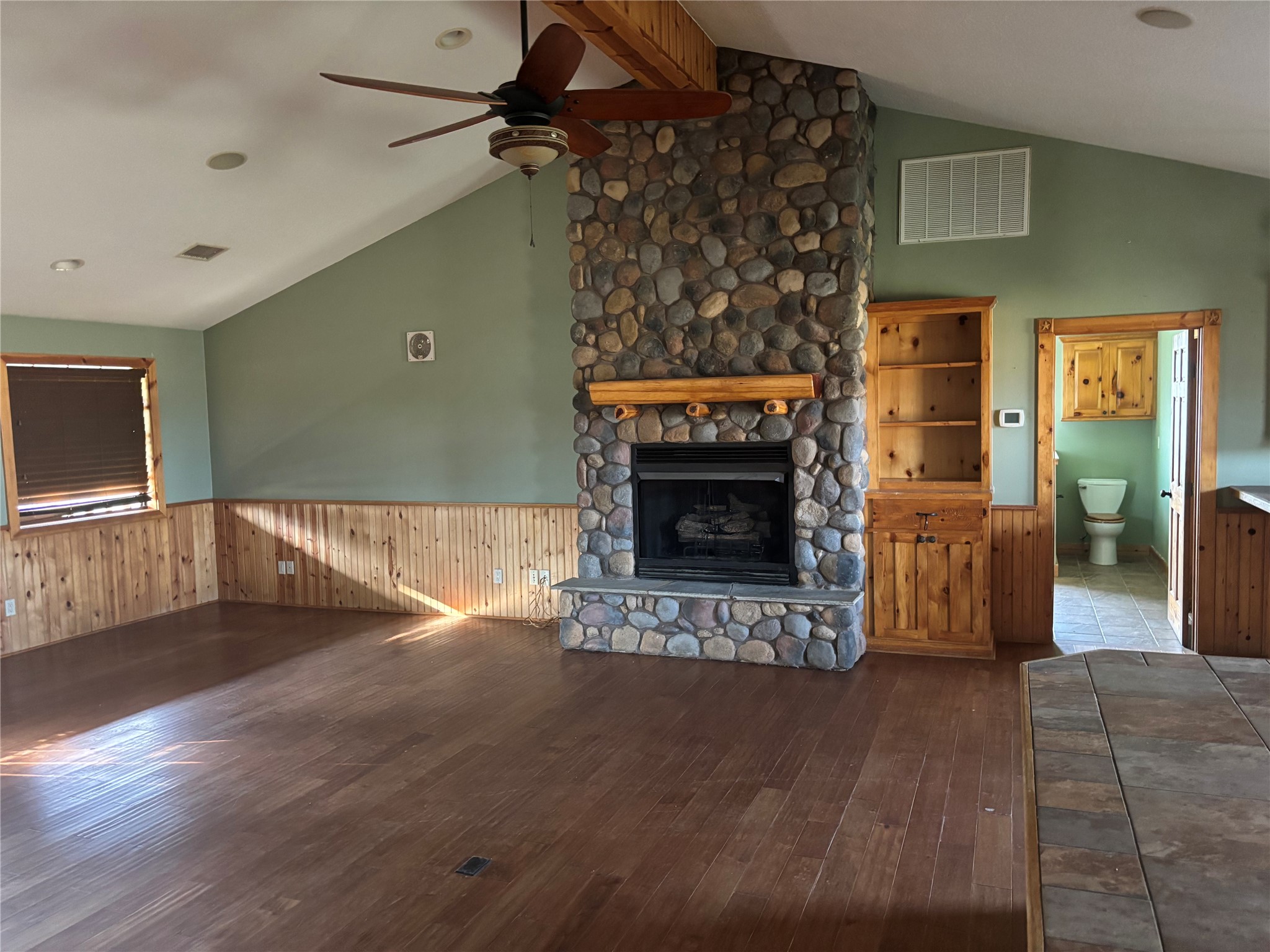 1706 Goodson Loop Pinehurst, TX 77362 - Photo 6 of 30