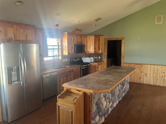 $1,599,000 | 1706 Goodson Loop, Pinehurst, TX 77362