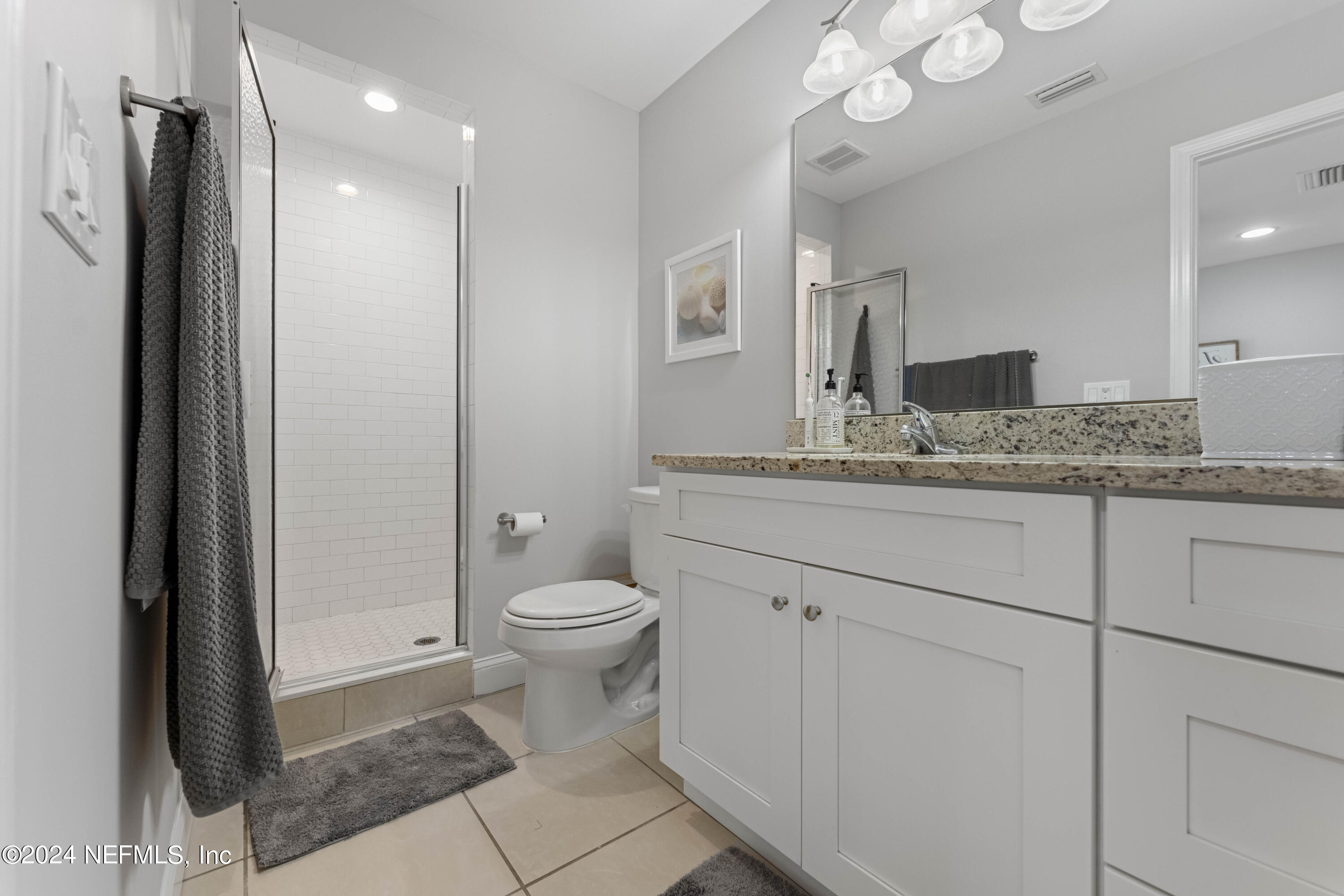 129 Donner Road Atlantic Beach, FL 32233 - Photo 16 of 29 Primary bath
