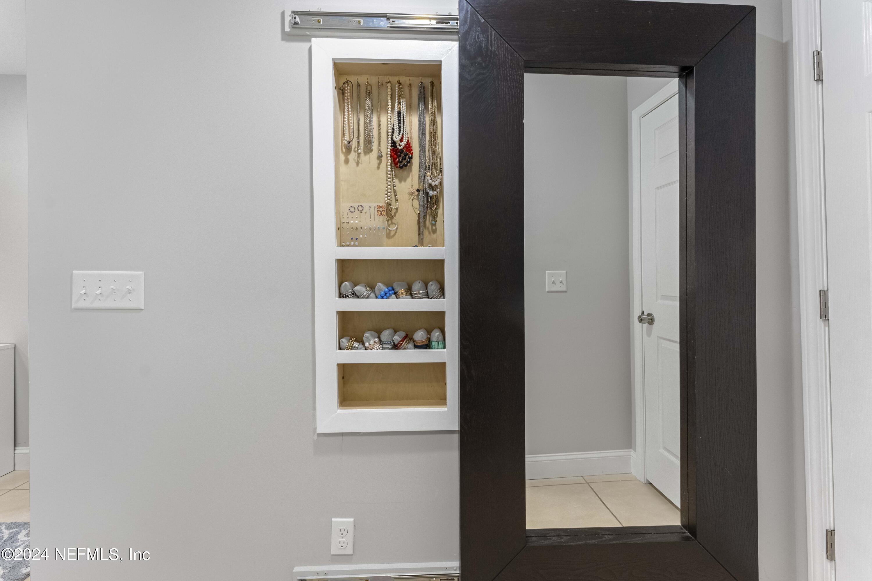 129 Donner Road Atlantic Beach, FL 32233 - Photo 17 of 29 Sliding full-length mirror