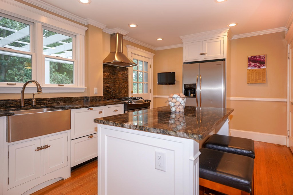 69 Dickerman Road Newton, MA 02461 - Photo 10 of 30