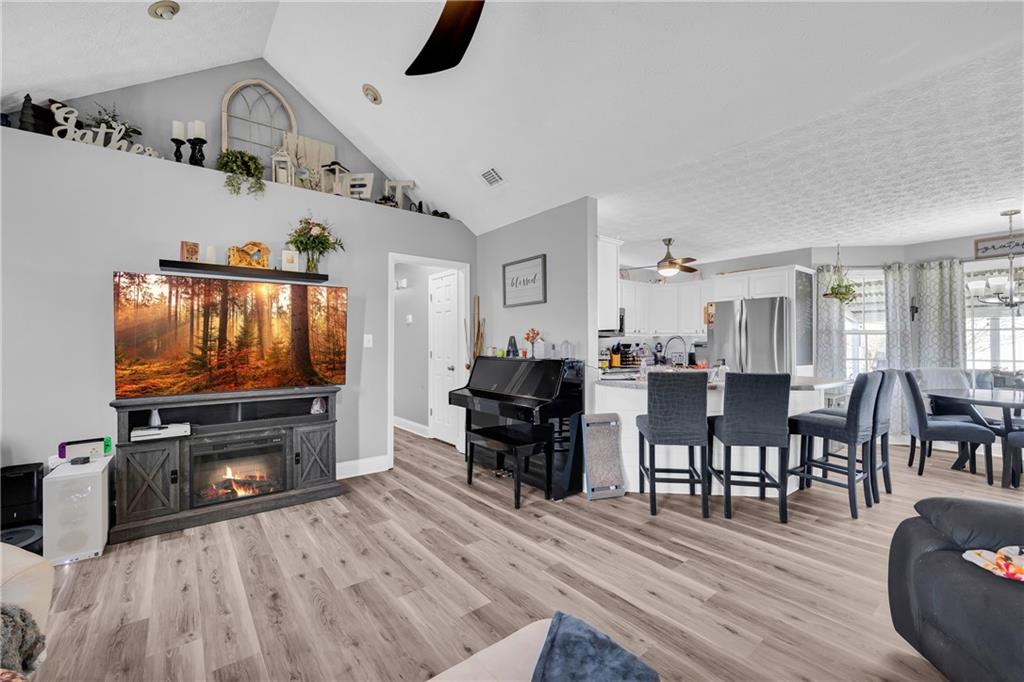 369 Kay Drive Winder, GA 30680 - Photo 4 of 27