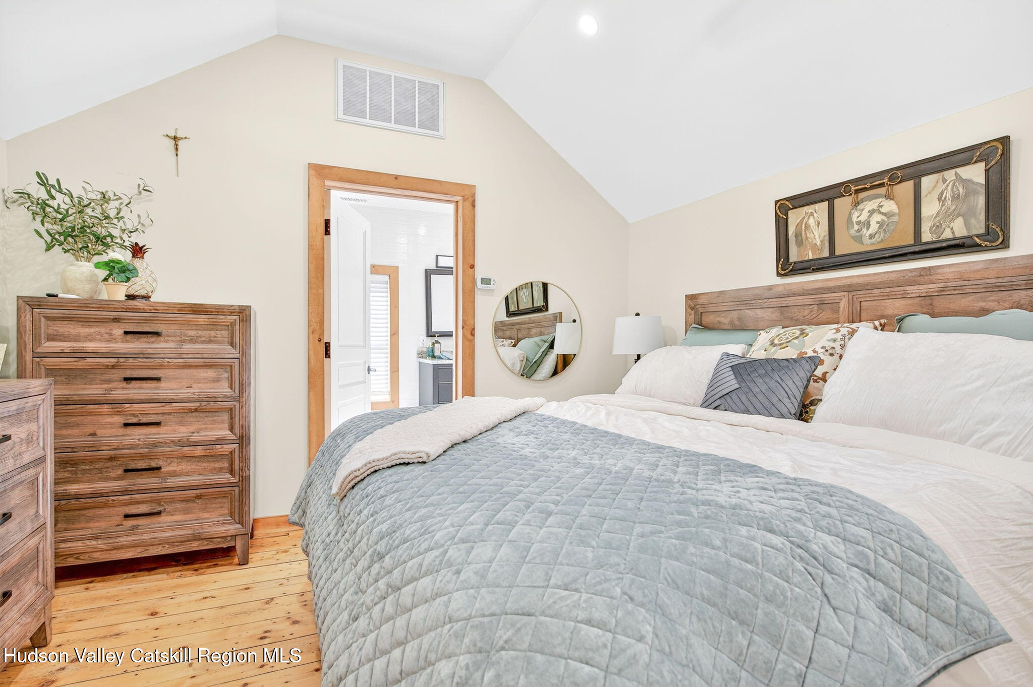 10 Jane Street Saugerties, NY 12477 - Photo 16 of 27 10-jane-st-bedroom-3