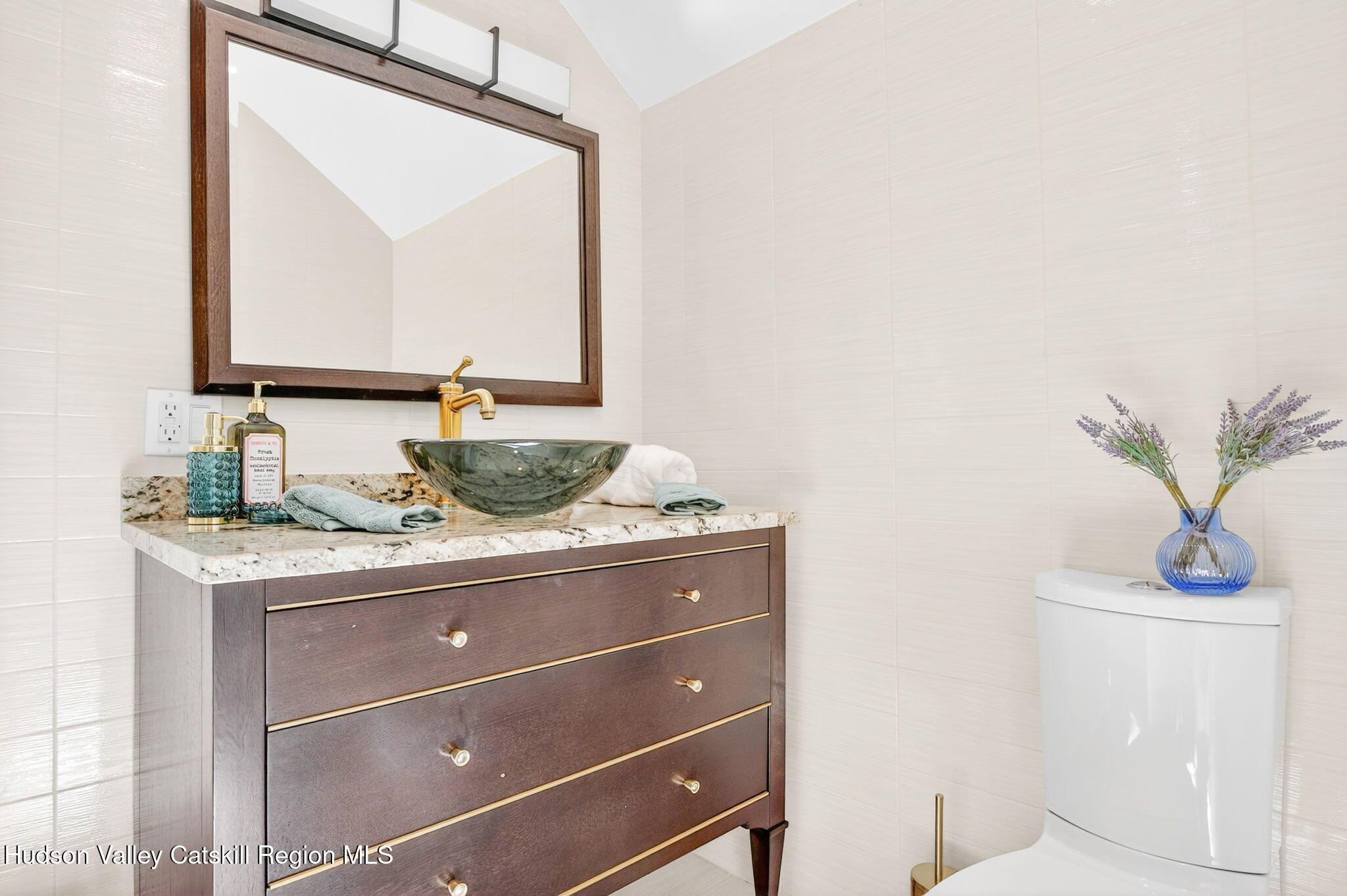 10 Jane Street Saugerties, NY 12477 - Photo 19 of 27 10-jane-st-bathroom-3