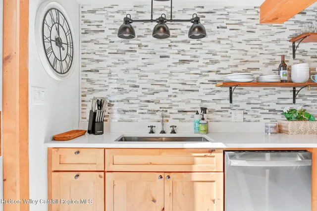 $529,000 | 10 Jane Street, Saugerties, NY 12477