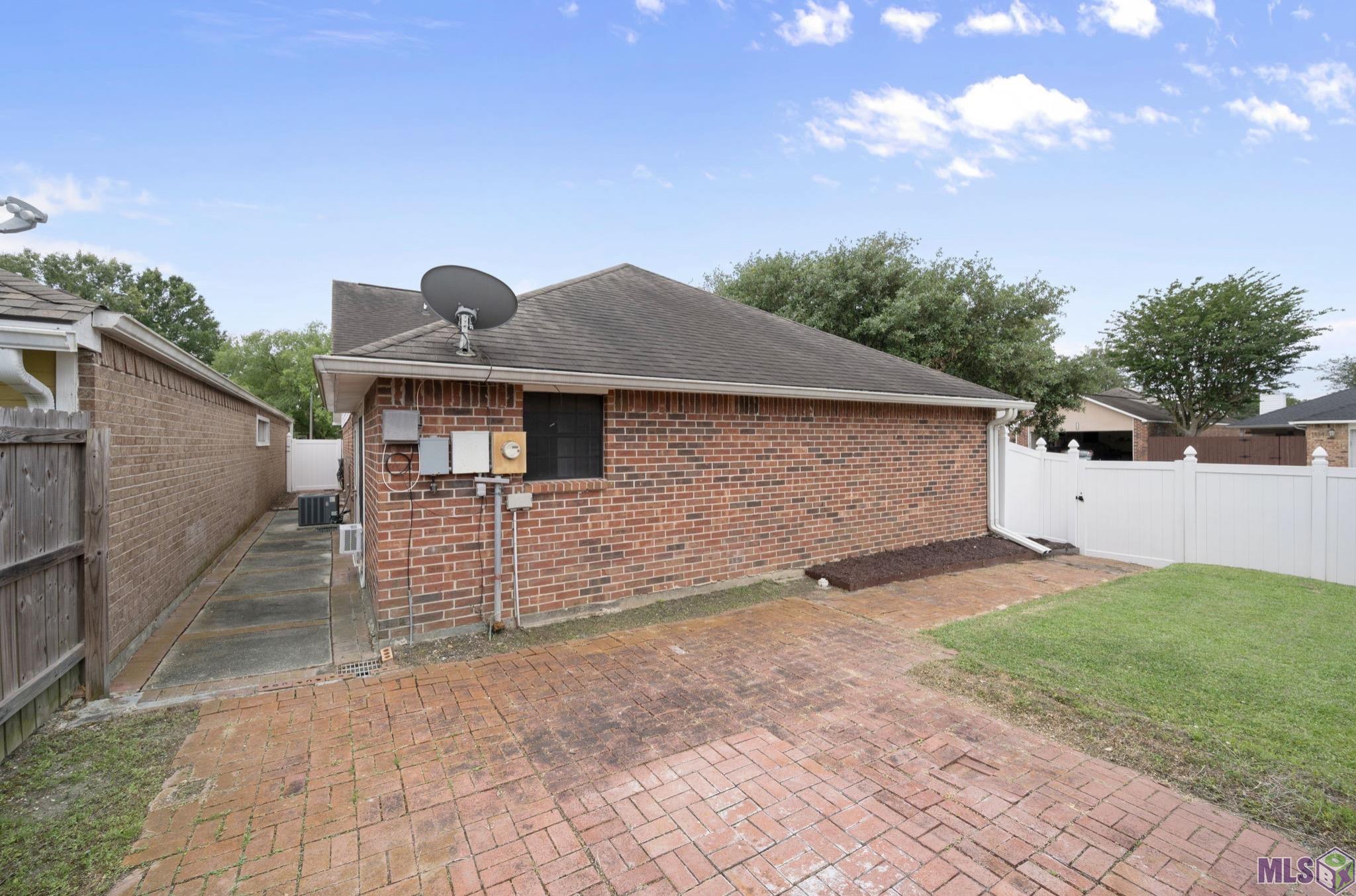 2023 Birch Ridge Avenue Baton Rouge, LA 70816 - Photo 32 of 33