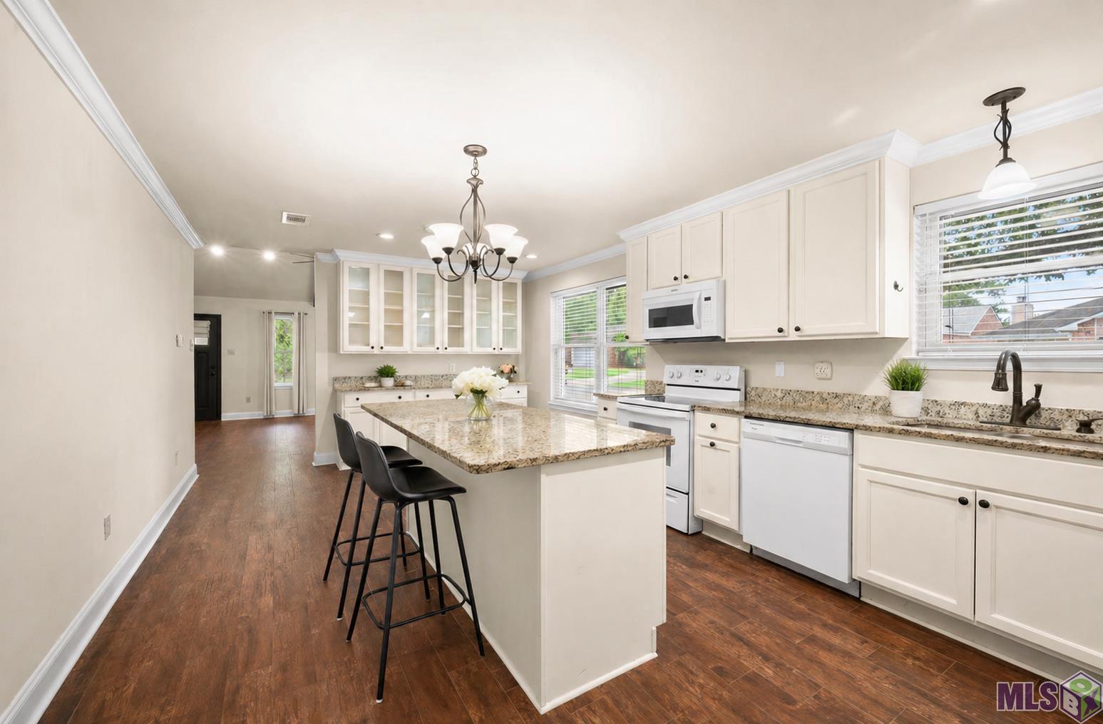 2023 Birch Ridge Avenue Baton Rouge, LA 70816 - Photo 4 of 33