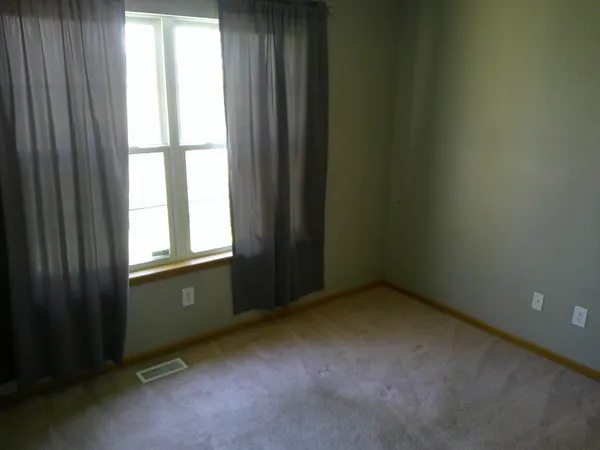 $219,900 | 741 Meridian Court, DeKalb, IL 60115