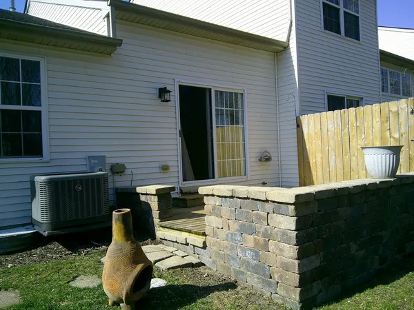 $219,900 | 741 Meridian Court, DeKalb, IL 60115