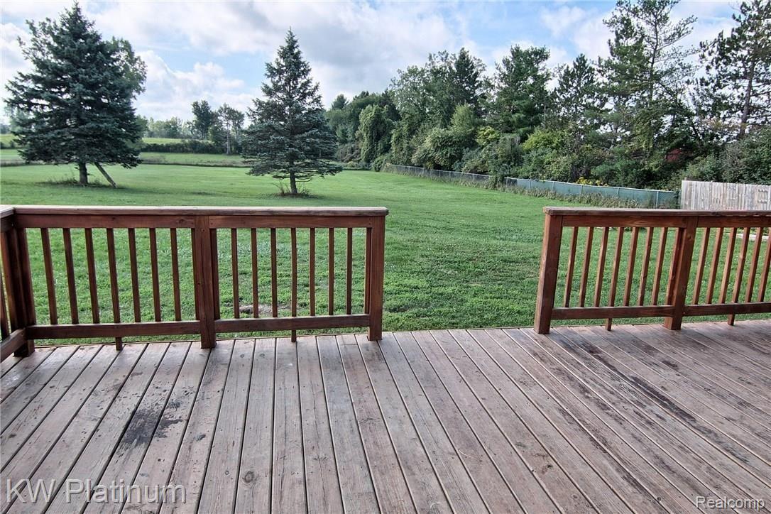 11369 Gilbert Road Memphis, MI 48041 - Photo 21 of 32 Deck.jpg