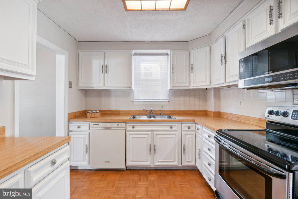 1707 Goodview Road Parkville, MD 21234 - Photo 12 of 41