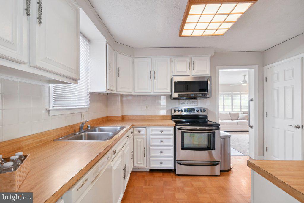 1707 Goodview Road Parkville, MD 21234 - Photo 13 of 41