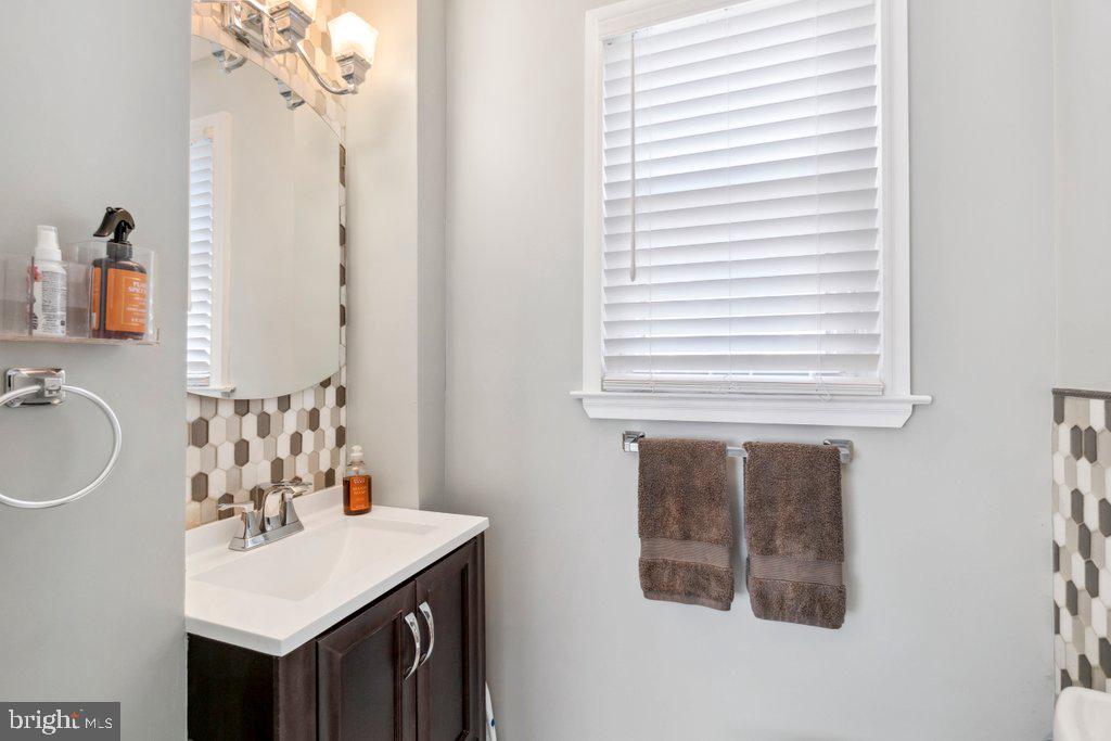 1707 Goodview Road Parkville, MD 21234 - Photo 17 of 41