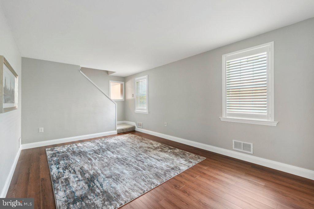 1707 Goodview Road Parkville, MD 21234 - Photo 7 of 41