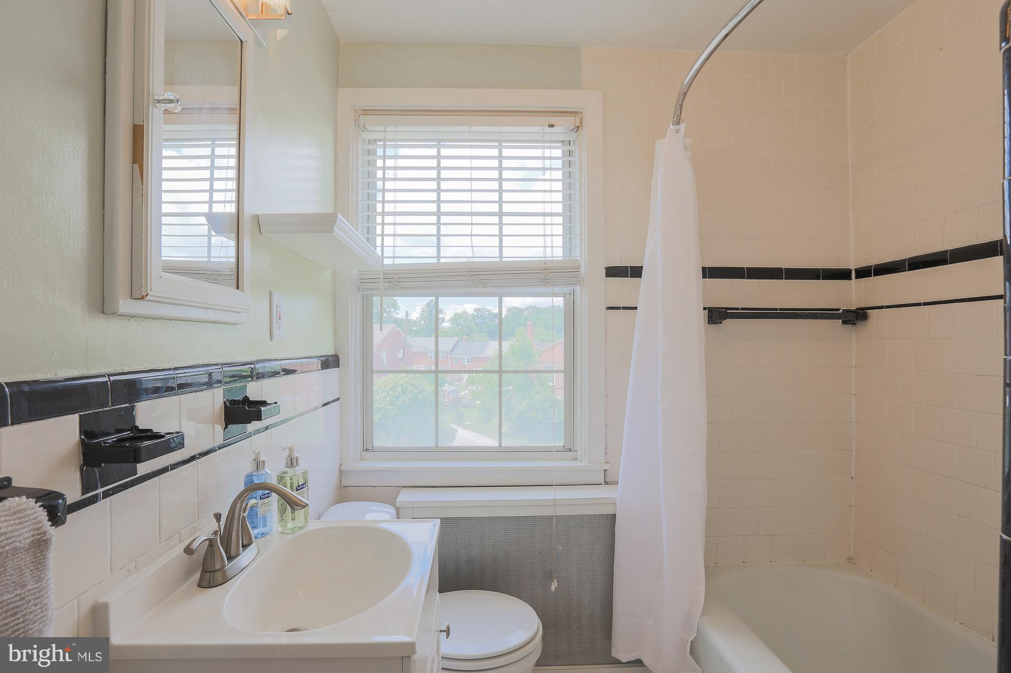 413 Croydon Road Baltimore, MD 21212 - Photo 27 of 30 Bath