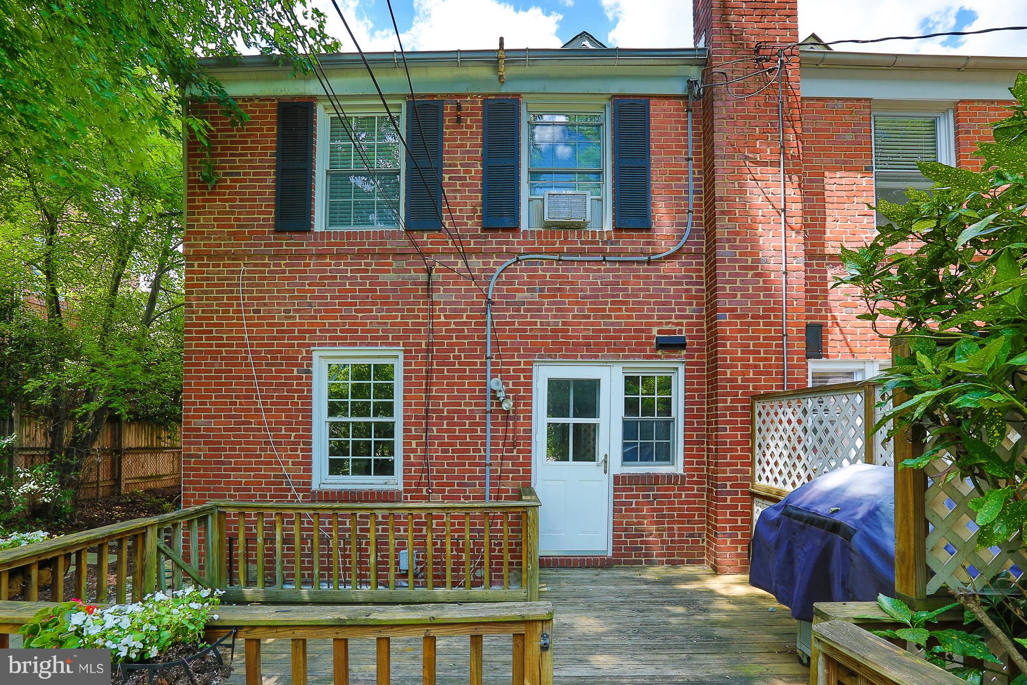 Exterior (Rear)