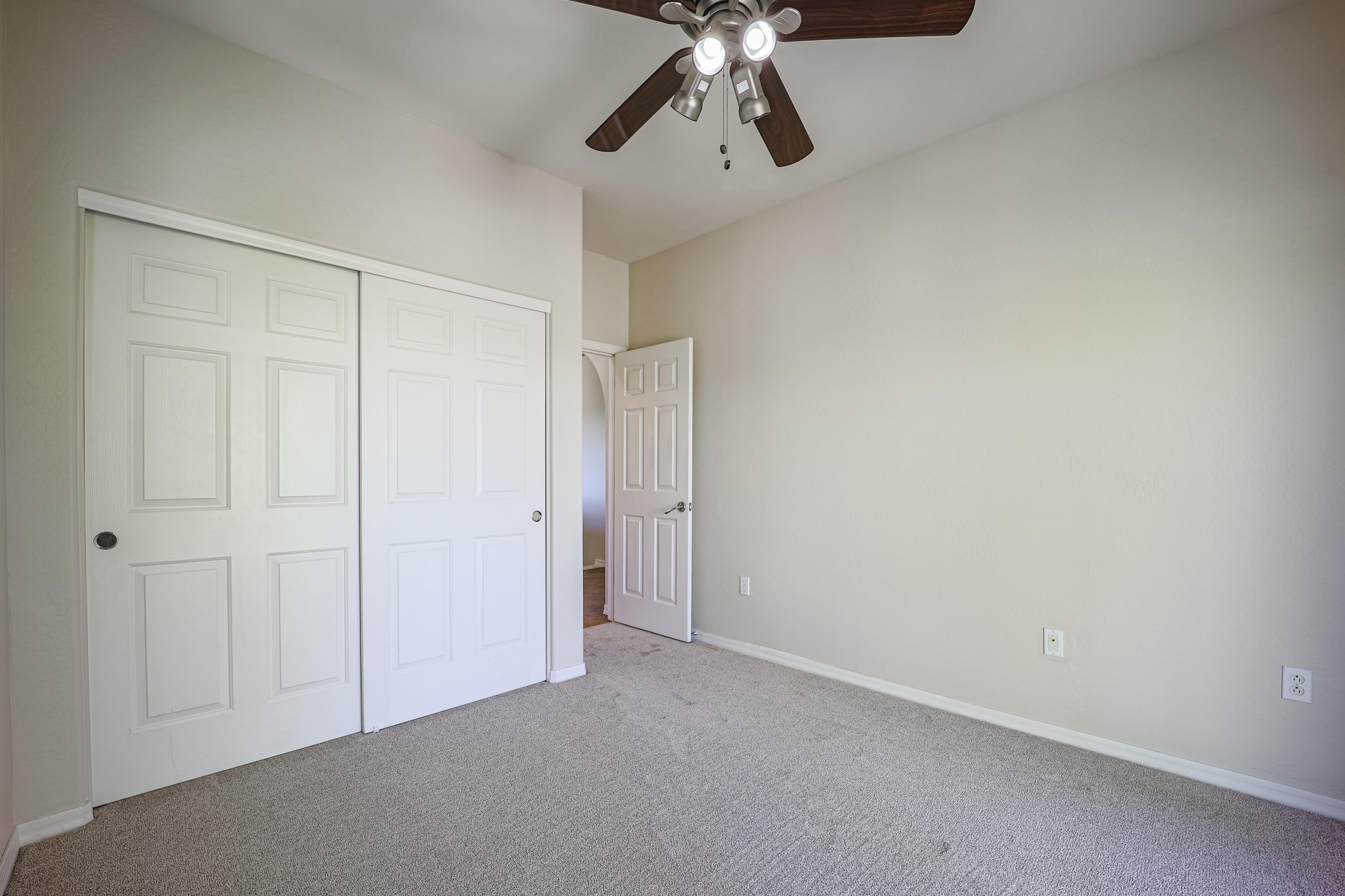 3935 East Rough Rider Road North, Unit 1035 Phoenix, AZ 85050 - Photo 8 of 59 B (21) 2