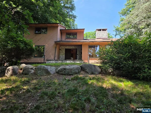 $1,499,000 | 724 Tall Oaks Court, Franklin Lakes, NJ 07417