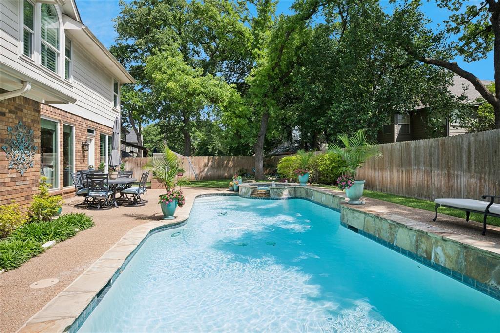 1913 Hartford Road Grapevine, TX 76051 - Photo 29 of 36