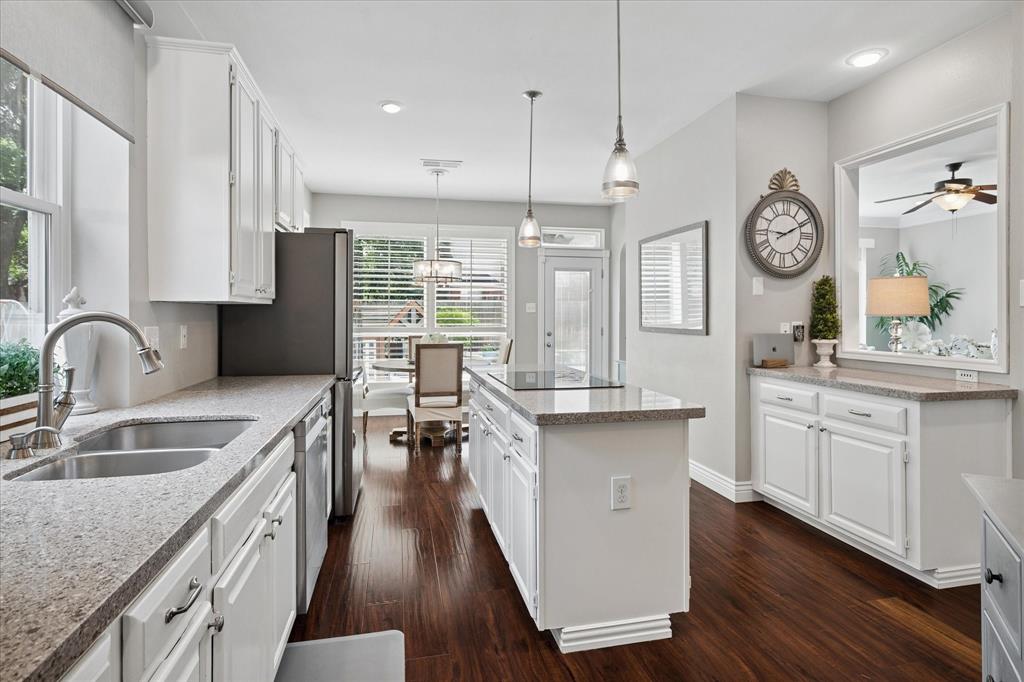 1913 Hartford Road Grapevine, TX 76051 - Photo 10 of 36