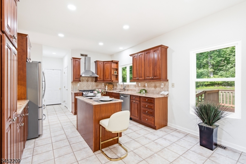 9 Stirrup Way Princeton, NJ 08540 - Photo 12 of 40 Gallery Image 12