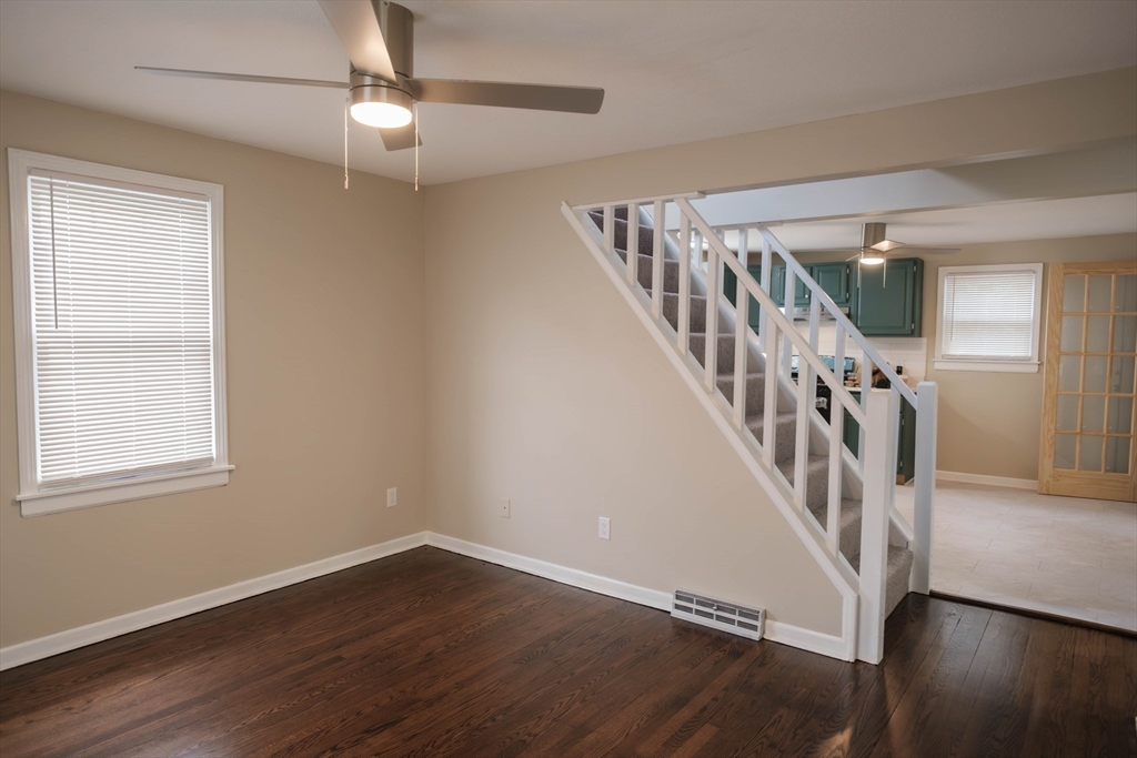 109 Powell Avenue Springfield, MA 01118 - Photo 5 of 33 Gallery Image 5