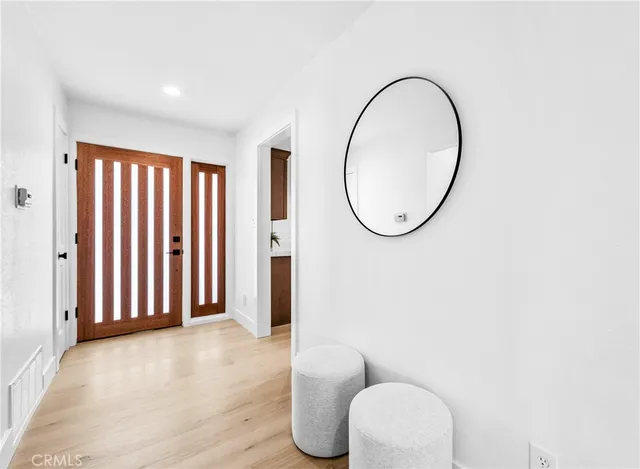 a view of livingroom with furniture