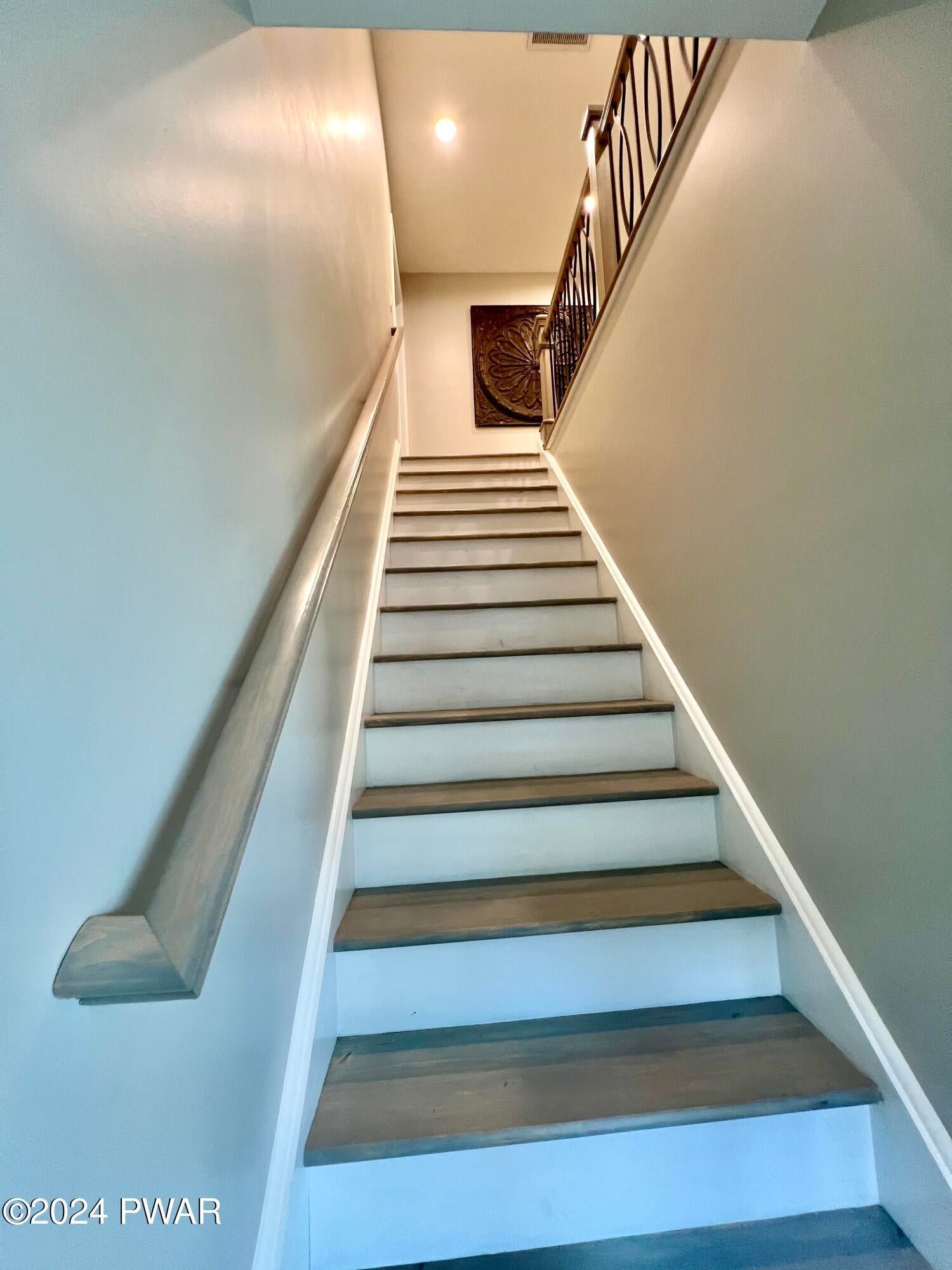 194 Aspen Road Dingmans Ferry, PA 18328 - Photo 16 of 29 stairs