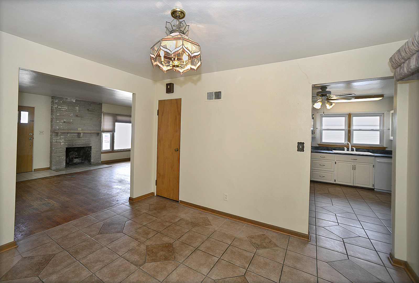 601 Arch Street Ottawa, IL 61350 - Photo 4 of 25