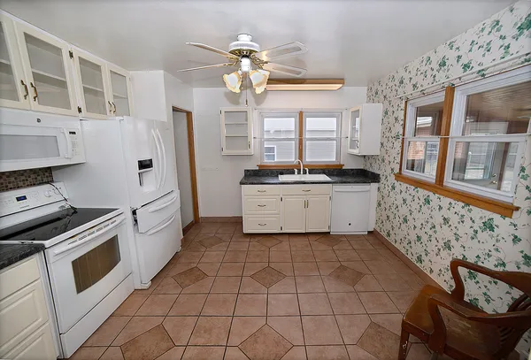 $176,900 | 601 Arch Street, Ottawa, IL 61350