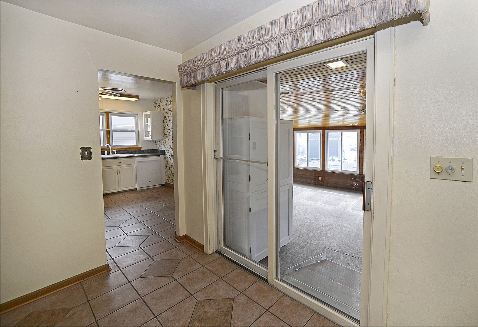 601 Arch Street Ottawa, IL 61350 - Photo 7 of 25