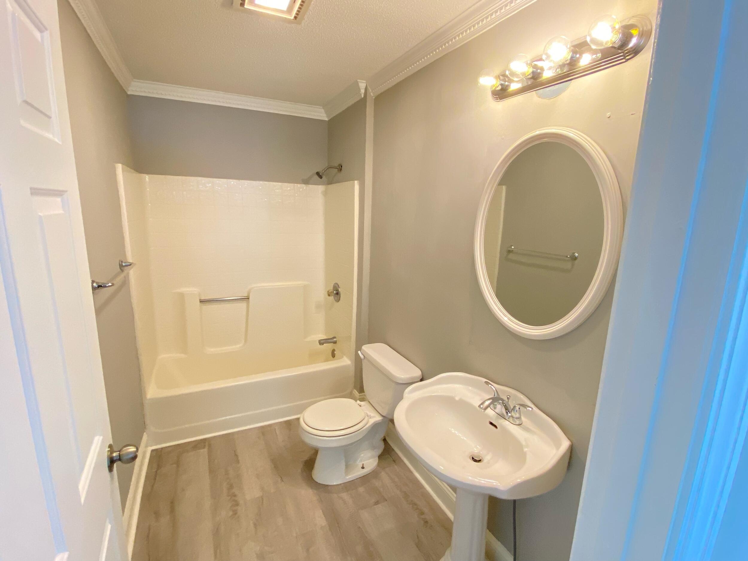 414 Hendrix Street Lexington, SC 29072 - Photo 8 of 16 Bath 1