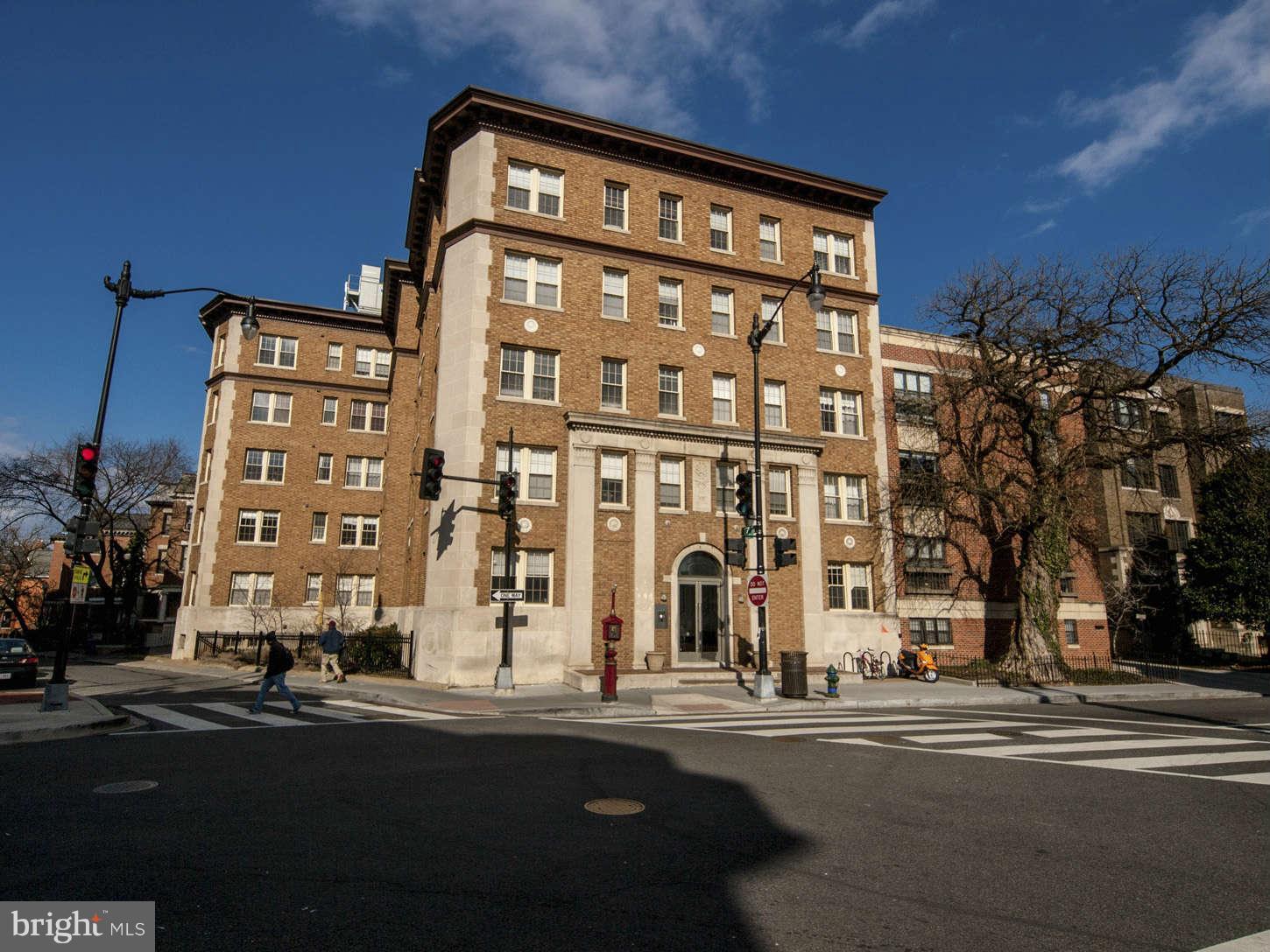 1673 Park Road Northwest, Unit B1 Washington, DC 20010 - Photo 2 of 25 Exterior (Front)