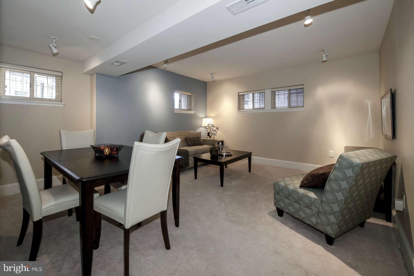 1673 Park Road Northwest, Unit B1 Washington, DC 20010 - Photo 6 of 25 Living Room 1 of 3