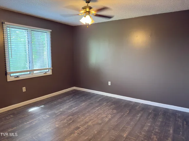 $3,900 | 413 Gustavis Avenue, Unit 5, Kingsport, TN 37664