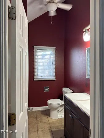 $2,500 | 413 Gustavis Avenue, Unit 5, Kingsport, TN 37664