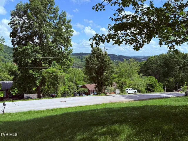 $3,900 | 413 Gustavis Avenue, Unit 5, Kingsport, TN 37664