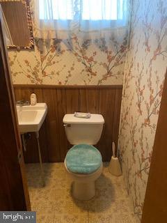 8013 Sagramore Road Baltimore, MD 21237 - Photo 23 of 37 1/2 bath in basement