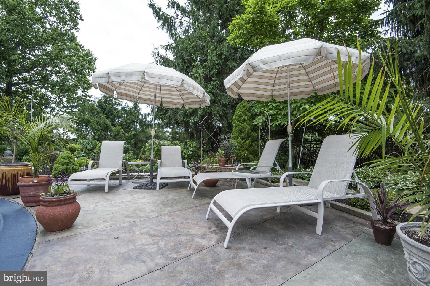 1901 Pot Spring Road Lutherville-Timonium, MD 21093 - Photo 28 of 30 Poolside