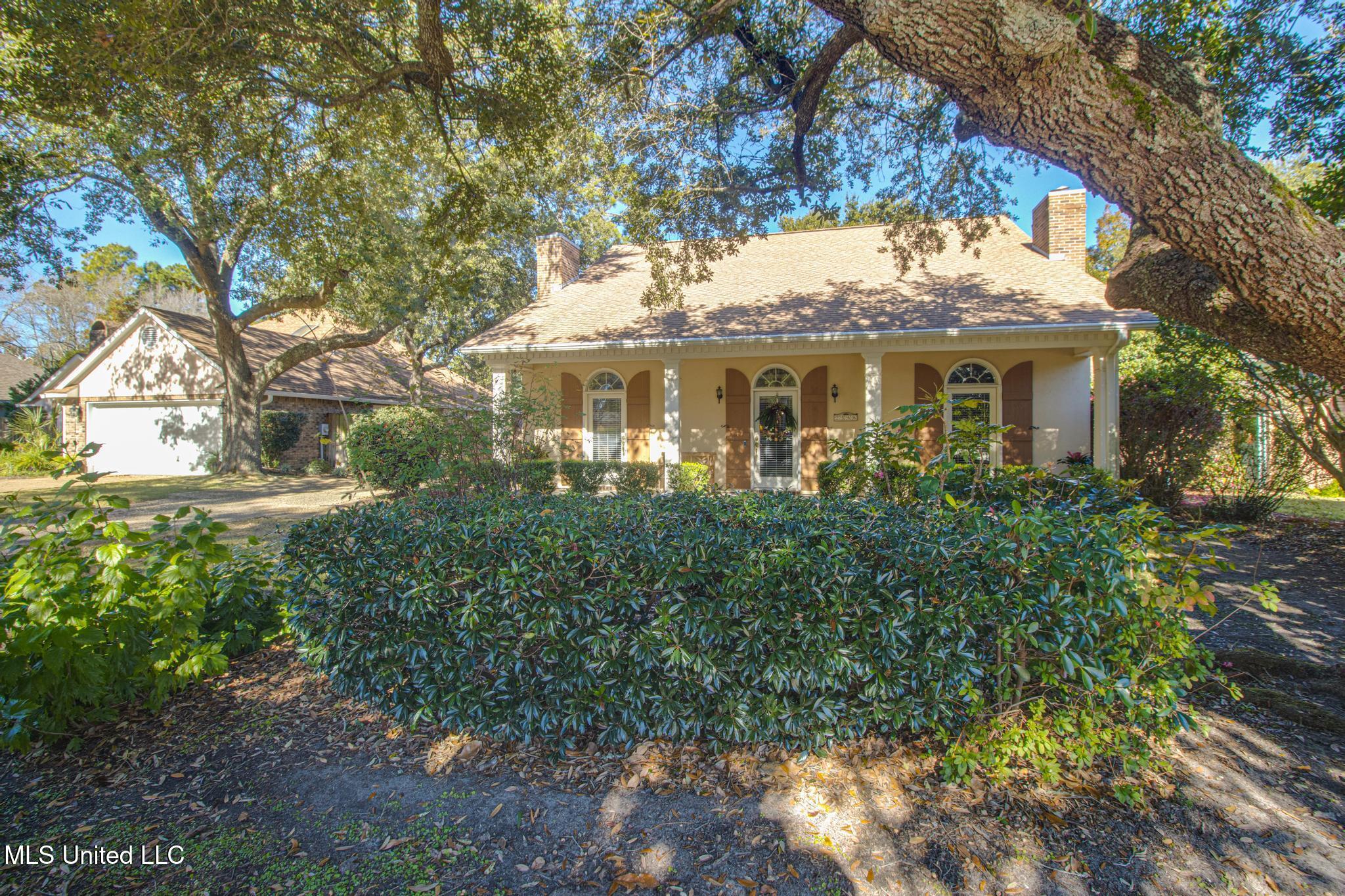 2588 Rue Palafox Biloxi, MS 39531 - Photo 1 of 31 Rue Palafox-26