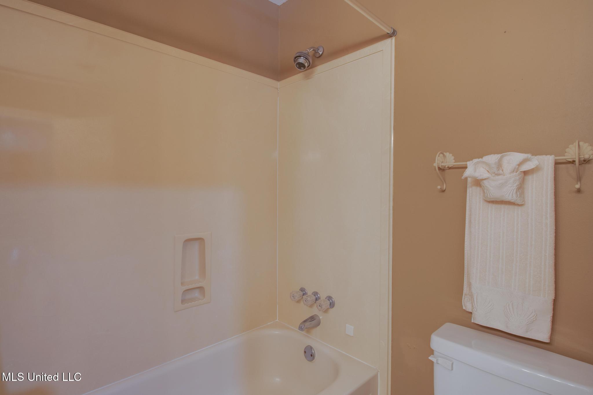 2588 Rue Palafox Biloxi, MS 39531 - Photo 24 of 31 Rue Palafox-21