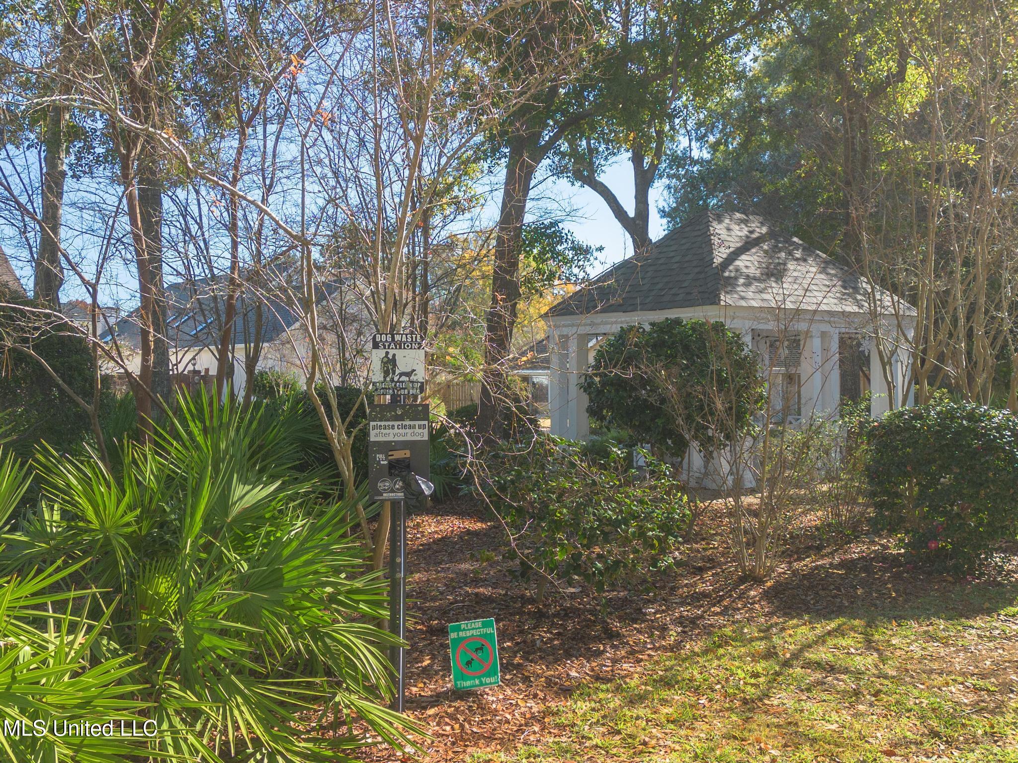 2588 Rue Palafox Biloxi, MS 39531 - Photo 3 of 31 Rue Palafox-4-2